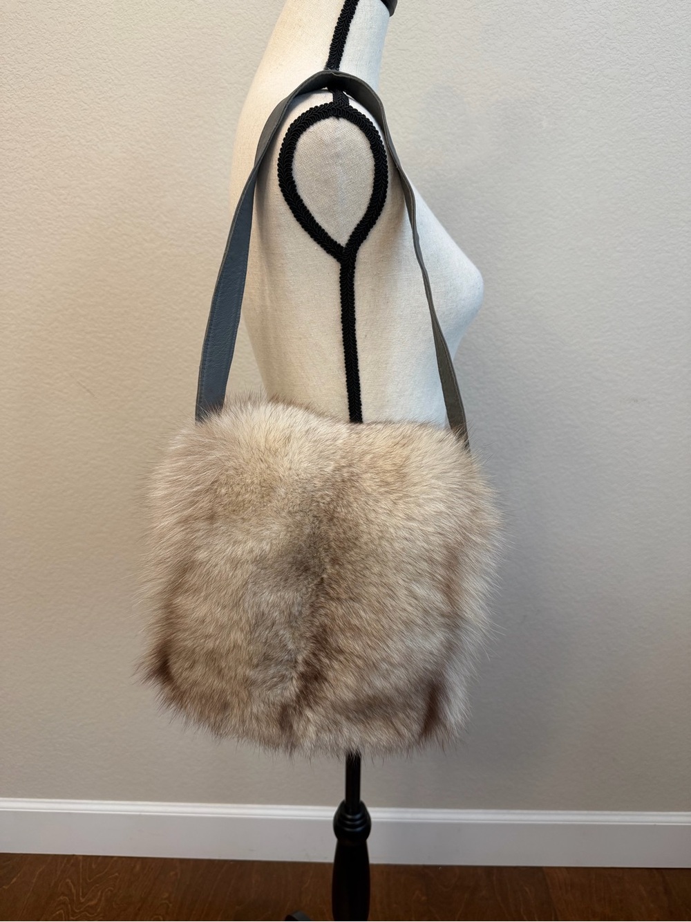 Inger madsen fox hand muff shoulder purse vintage gray leather